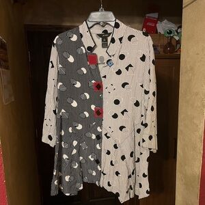 Ali Miles, Size Large, Rayon Tunic